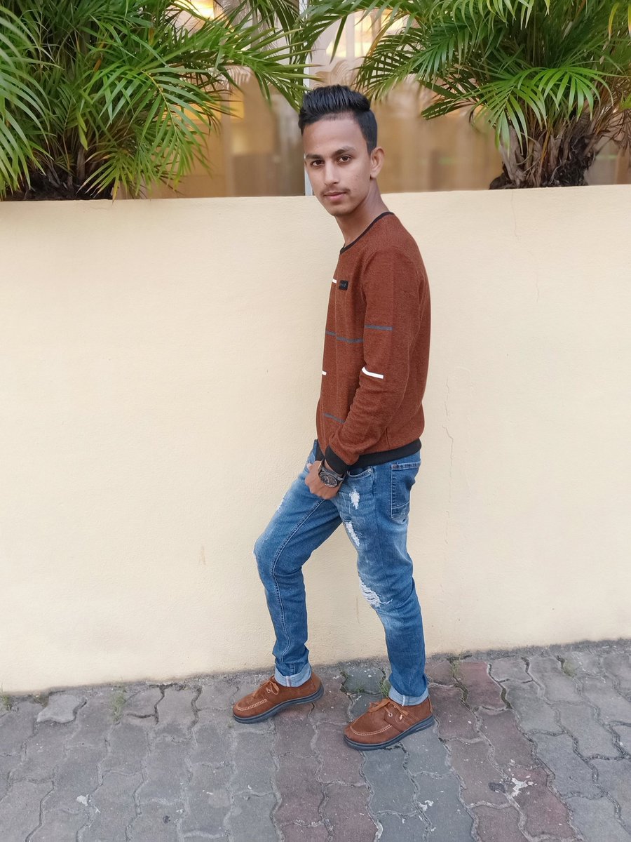 now_views tweet picture