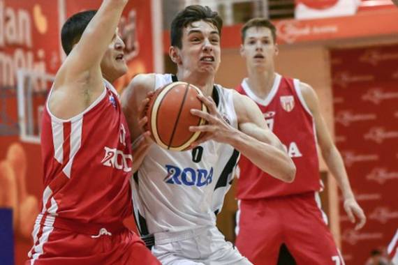 MVPportal's tweet photo. RJLS: Radovanović sa dve blokade odbranio Partizan u poslednjim sekundama (video)
#RodaJLS #juniori #RJLS #U19 #KKPartizan #BoracCacak #kkp #Borac @PartizanBC
https://t.co/VOOQFeEGZ4 https://t.co/rZaenpqP4Y