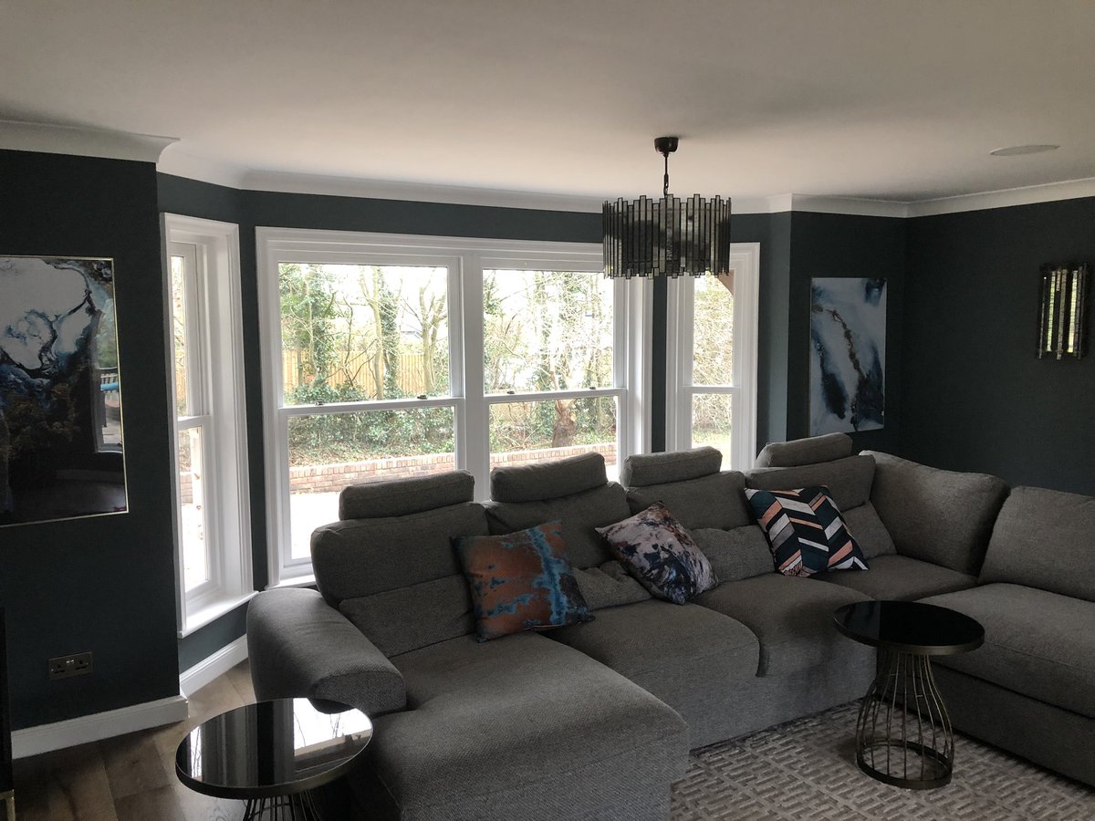 CjDecoraters's tweet photo. Lounge completed do like a dark colour against the white. 👌🏻

@TrustATrader @YourSouthend @DuluxDecCentre @TopTradesmenUK @ValsparPaintUK @LeighOnSeacom @DTPaintExpert #decorating #painters #essex #decorators https://t.co/lK0togR0sy