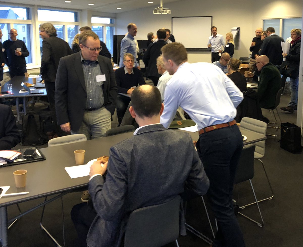 AStouge's tweet photo. Sammen med @EnerginetDK holder @DanskEnergi i dag velbesøgt interessentmøde om fremtidens tarifdesign, så elnettet bedst og billigst muligt understøtter målet om, at Danmark reducerer udslippet af klimagasser med 70 pct. i 2030 https://t.co/ekDGC5d3uO #dkenergi #dkpol https://t.co/Ucvfoptep1