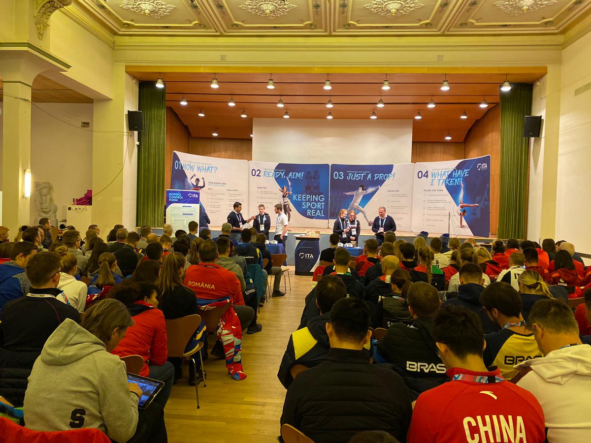 IntTestAgency's tweet photo. Full house yesterday at the #RealSportLab clean sport workshop in #StMoritz for young sliding sport athletes @FIL_Luge @IBSFsliding - thanks for the engagement, it was fantastic to work with you! π
#KeepingYOGReal
#Lausanne2020 https://t.co/WbAvzfv7Dt