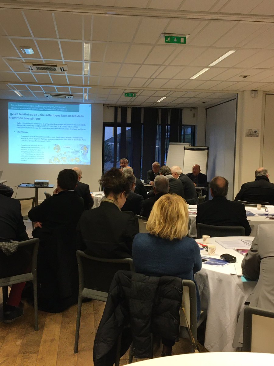 PatrickLEFEBV18's tweet photo. AG de l’AURAN, avec présentation du Schéma Directeur des Énergies de @NantesMetropole et les 40 leviers d’actions pour une TE locale. Une synthèse de l’AURAN riche d’enseignements ! Accélérer la production d’ENR et inscrire la TE ds les politiques publiques @EngiePDL partenaire https://t.co/IKa5Efqkum