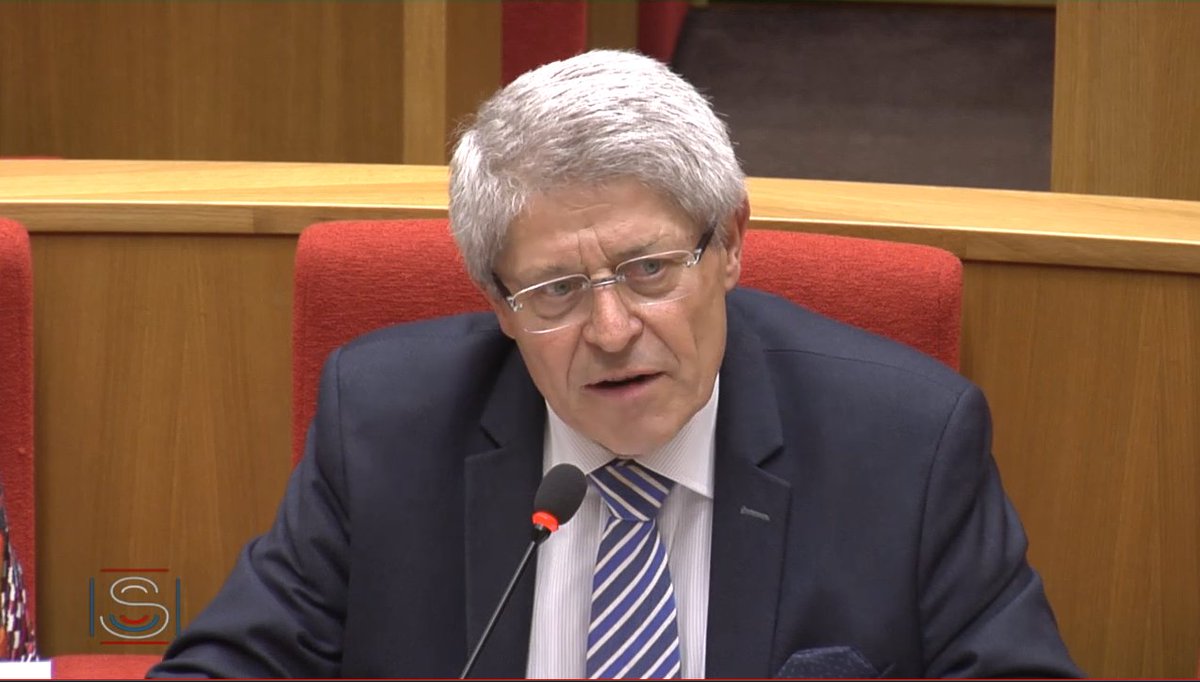 FNAUT_fr's tweet photo. #greve #SNCF #RATP @bruno_gazeau président de la @FNAUT_fr est auditionné à 11h30 au @Senat sur le projet de loi sur le #serviceminimum proposé par le sénateur Bruno Retailleau.
La FNAUT appelle à l'instauration d'un service minimum négocié :
➡️ https://t.co/CnMbKHzvC1 https://t.co/RGjxCyu4rm