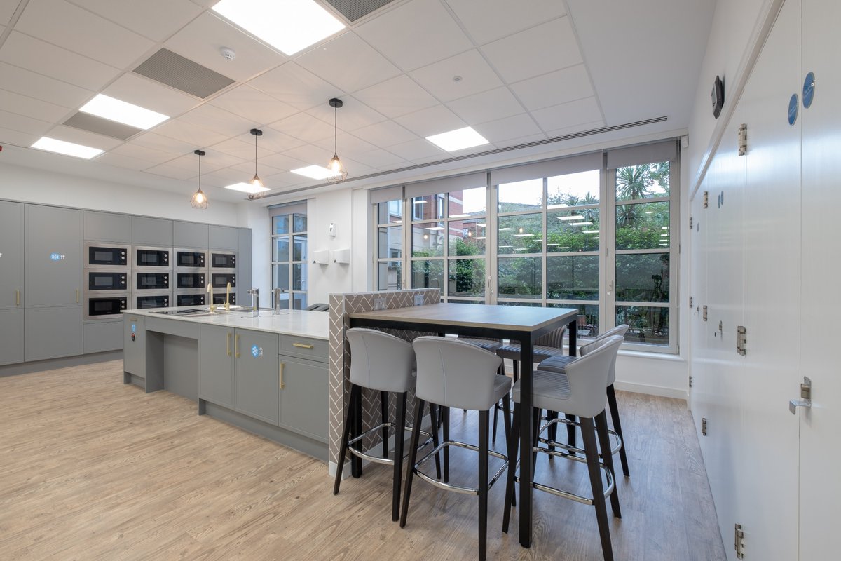 magentaprojects's tweet photo. Before and after ⏭⏭ Check out our recently completed canteen and kitchen space for Notting Hill Genesis - King’s Cross, London. #interior #design #designandbuild #beforeandafter https://t.co/JfmkuwpHDE