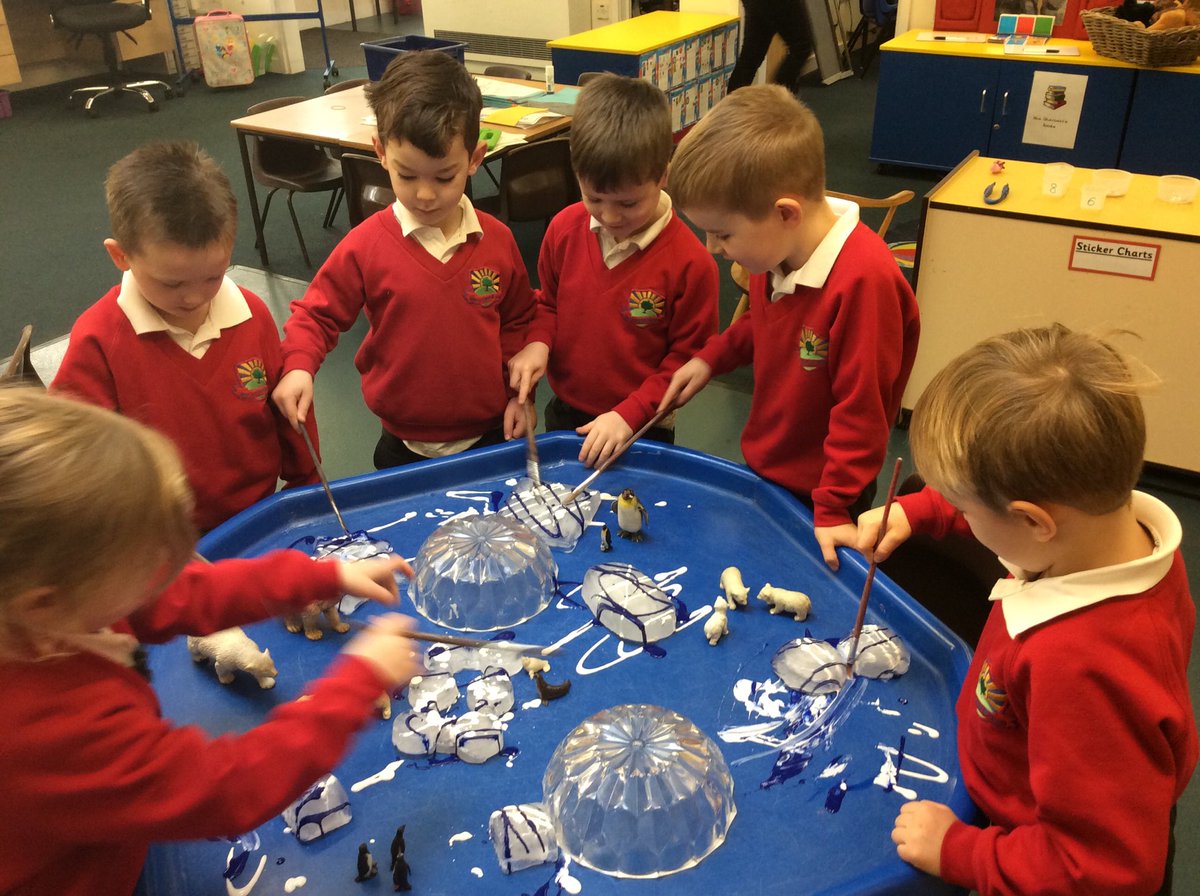 newscothill's tweet photo. Reception explore winter with ice blocks and paint. The children were excited to mix the colours and see what happened to the ice as they day went on. ❄️
#handsonlearning #messyplay #changingmaterials https://t.co/Yg1cI9gSr4