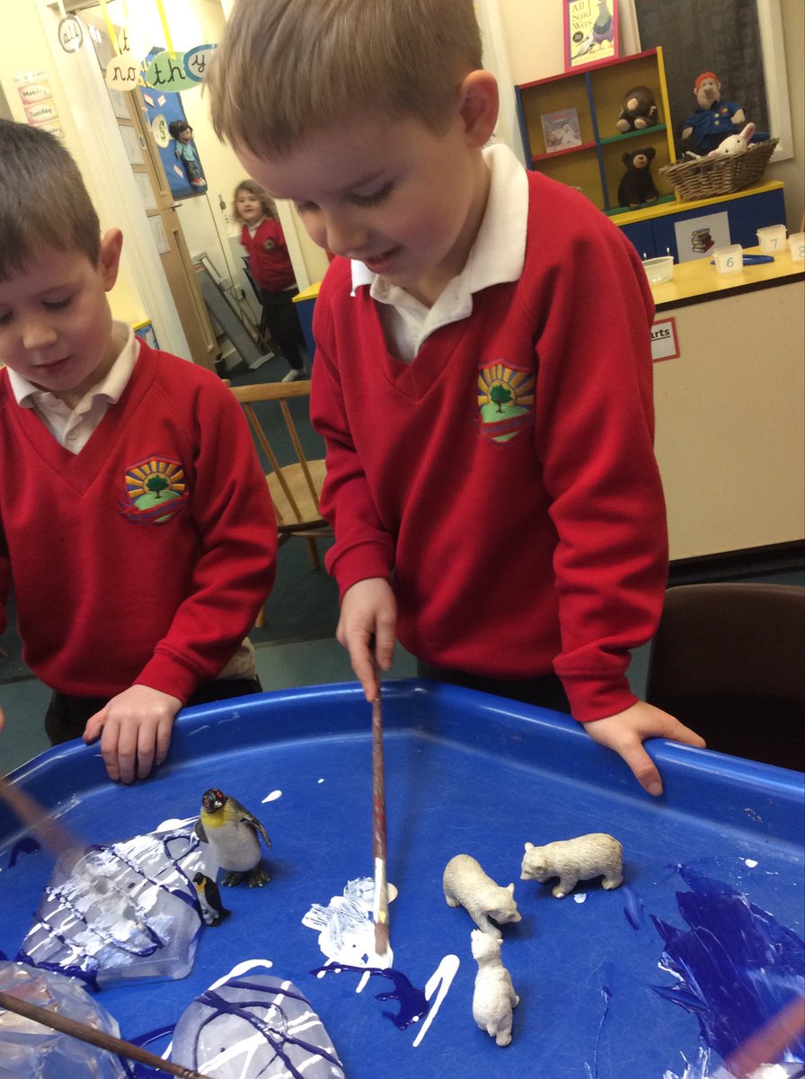 newscothill's tweet photo. Reception explore winter with ice blocks and paint. The children were excited to mix the colours and see what happened to the ice as they day went on. ❄️
#handsonlearning #messyplay #changingmaterials https://t.co/Yg1cI9gSr4