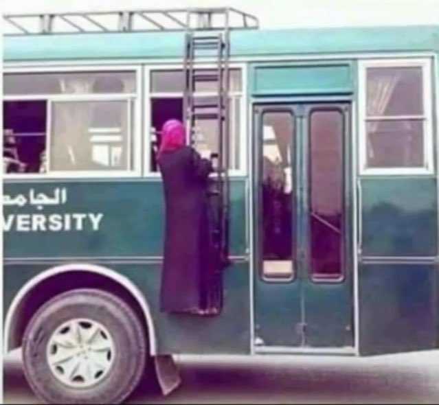 ZeShanXI's tweet photo. یہ جو کہتے ہیں میرے والی سب سے الگ ہے  🙏🏻😝😝

یہ وہی ہے۔😂😂😂😂 https://t.co/XRNQ1Z9vik
