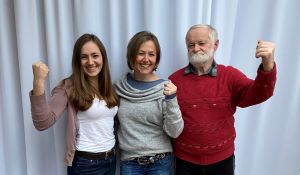 eifelhero's tweet photo. Wie sagt man so schön: “Sport verbindet”. Aber was macht man, wenn man schon verbunden ist? Zum Beispiel als Familie. Na, dann macht man halt gemeinsam Sport ;-) 
https://t.co/NjcRAJtls0
#3Generationenstaffel #IhrseiddieEifel 
#Eifel #Hero #Triathlon https://t.co/sBuOw1LpWo