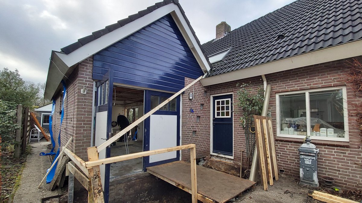 broekmanvof's tweet photo. Deze woning wordt volledig aangepast en geschikt voor rolstoelgebruik: de hele benedenverdieping is zonder drempels en alle deuren zijn verbreed. Door de woning volledig #rolstoeltoegankelijk te maken, leveren we een bijdrage aan optimaal woonplezier. https://t.co/f1saxe2xZP