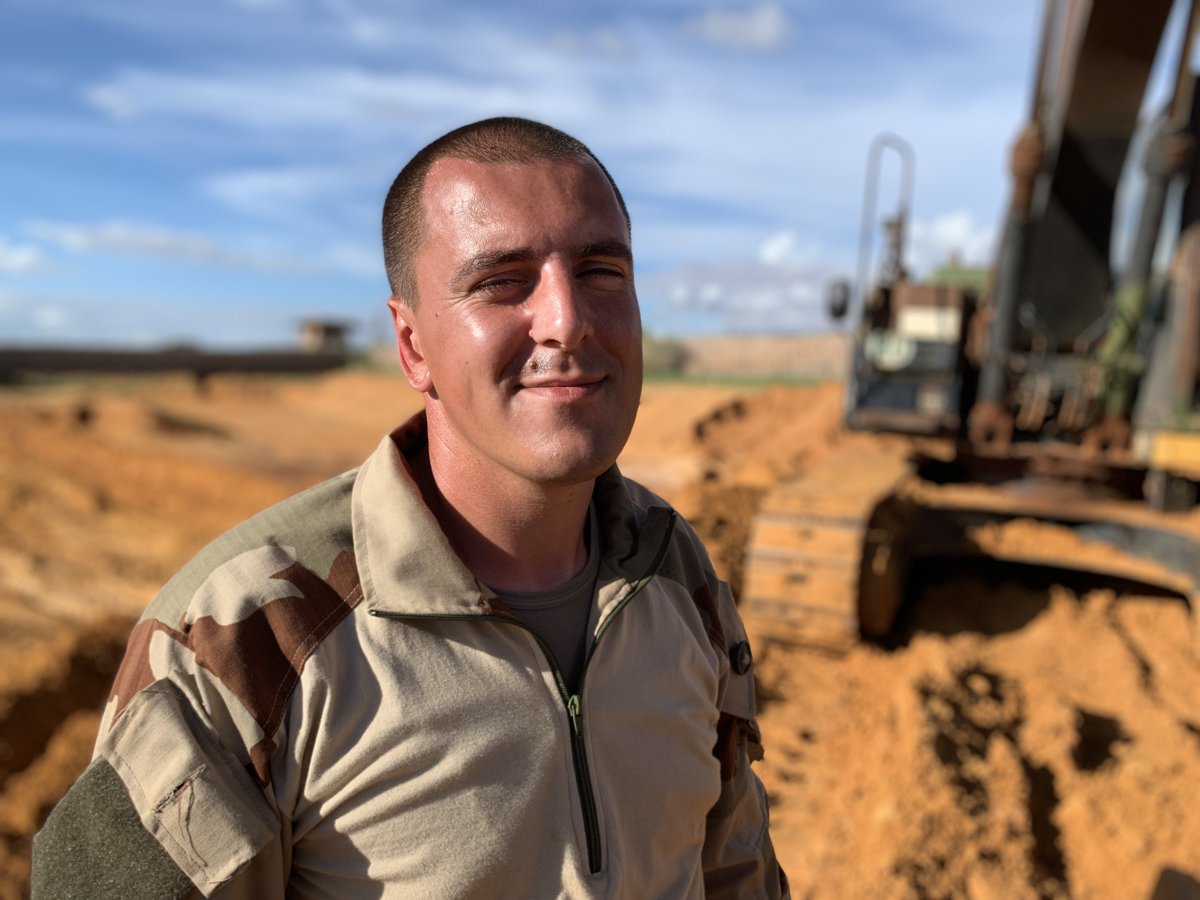 armeedeTerre's tweet photo. #EcoOPS Rendre autonome en eau une base avancée au Mali, pour une vingtaine d'euros et un peu "d'huile de coude".😲
C'est ce qu'a réussi a faire le lieutenant Paulin.
Découvrez cette incroyable histoire ici 👇
https://t.co/7cl8c8Db5M https://t.co/3kcjtFsVFC