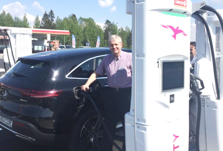 IndoMotoring's tweet photo. Confused buyers being rushed into EVs, Toyota chief claims https://t.co/QVS3nsS40w https://t.co/5njTQFjp3B
