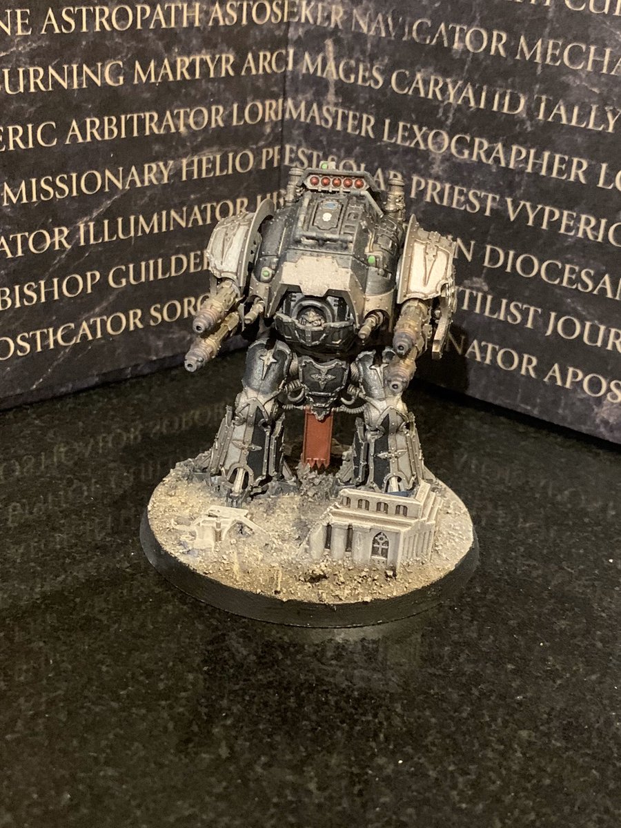 TheForgeofMars's tweet photo. Well I thought that it’s was only right that I added a #Porphyrion to my #HouseProconVI knights force. I’m really chuffed at how he has turned out after an evening of painting. #Warmongers #adeptustitanicus #imperialknights https://t.co/K4DWud7yG8