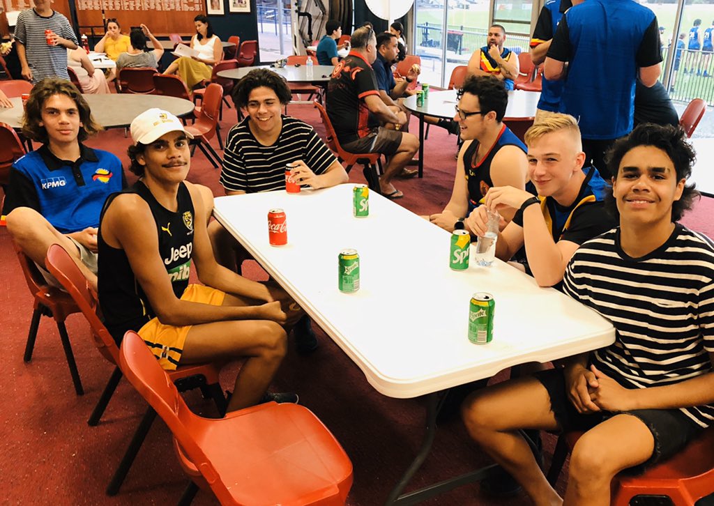 Good numbers and energy around the club this evening. We look forward to seeing this grow as teams return in coming weeks. Shout out to Dan and Brad for making us a good feed. Keep it up Rumba! 💙🖤💛❤️
#proudstrongfamily #TheTimeIsNow