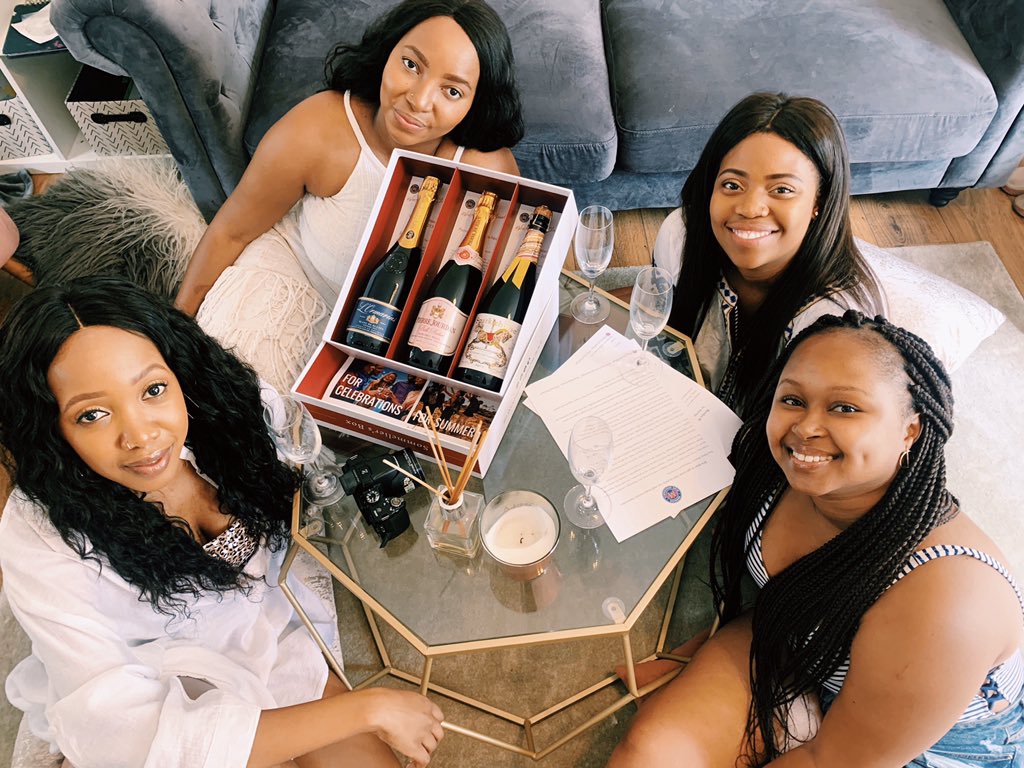 Moments like these 🥰❤️👭☺️🍷. We’re finally back at work & in the swing of 2020 🥂. The intentions are SET & this year; we’re for making memories, we’re for celebrations, we’re for conversations & of course; we’re for endless & beautiful WIIINE 😁🥂. #Welcome2020 #MeridianWines