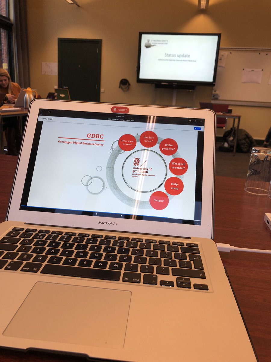 basbaalmans's tweet photo. Meet-Up van digitale initiatieven in @NP_Kasteel_gro met @FoundedinGro @samennoord @YesdigitalNL @IT_Academy_NN @dsh_hanze @woo_groningen @provgroningen @NoordOnline #samenwerking #digitaloffice @GDBC_RUG @univgroningen https://t.co/CZpGsxdL4o