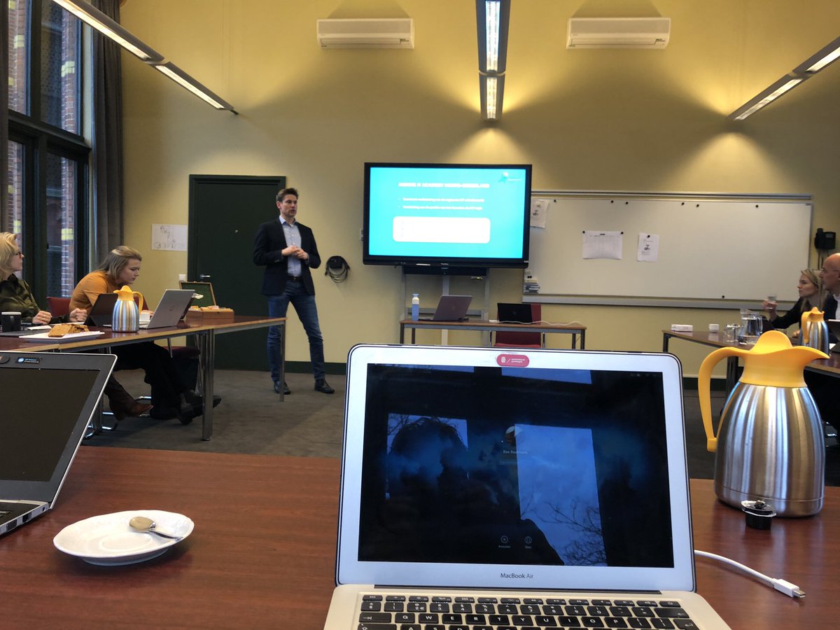 Meet-Up van digitale initiatieven in <a href="/NP_Kasteel_gro/">Noorderpoort IT & digitaal vakmanschap</a> met <a href="/FoundedinGro/">Founded in Groningen</a> <a href="/samennoord/">Samenwerking Noord</a> <a href="/YesdigitalNL/">YesDigital.nl</a> <a href="/IT_Academy_NN/">IT Academy Noord-Nederland</a> <a href="/dsh_hanze/">Digital Society Hub</a> @woo_groningen <a href="/provgroningen/">Provincie Groningen</a> <a href="/NoordOnline/">NOO</a> #samenwerking #digitaloffice <a href="/GDBC_RUG/">Groningen Digital Business Centre (GDBC) - RUG</a> <a href="/univgroningen/">University of Groningen</a>