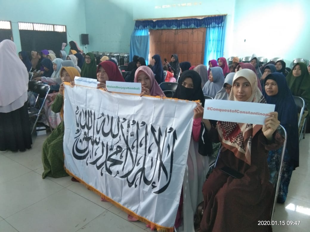 20_aulia's tweet photo. Umat Islam saat ini mudah di jajah, diadu domba dan di fitnah. Akibat lama bercerai berai, olehkarena itu saatnya kita bersatu dalam satu ikatan aqidah. #IslamBerjayaKembali #GlobalCampaign1453 #ConquestofIstanbul #JDZJ https://t.co/02nKjNPkVj
