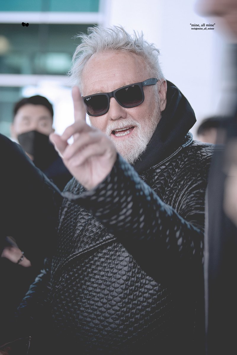 mine_all_minee's tweet photo. 2020115 Roger Taylor in Korea
퀸 로저 테일러 입국
#QUEEN #퀸 #로저테일러 #RogerTaylor 

Hi Roger❤️ https://t.co/YCakLjINBm