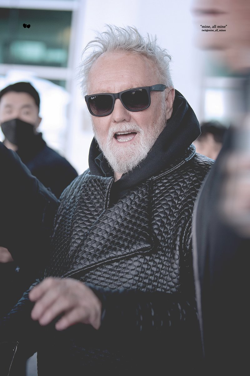 mine_all_minee's tweet photo. 2020115 Roger Taylor in Korea
퀸 로저 테일러 입국
#QUEEN #퀸 #로저테일러 #RogerTaylor 

Hi Roger❤️ https://t.co/YCakLjINBm