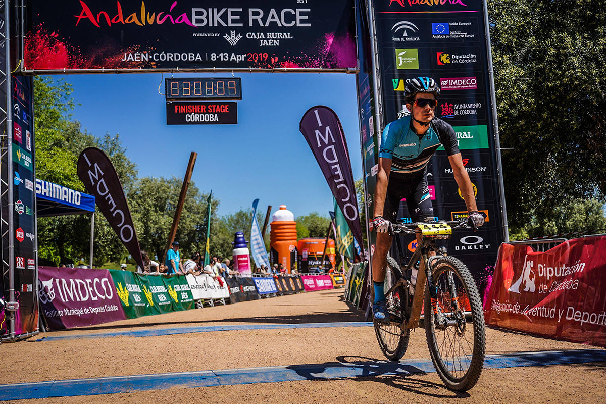 Macario Llorente (@macariollorente) on Twitter photo Un año más, nuestros compañeros de los #CochesAzules de <a href="/shimanoes/">Shimano España</a> estarán apoyando a los corredores de la <a href="/AndBikeRace/">Andalucía Bike Race by Garmin</a> ➡️ fal.cn/3622g Un año más, nuestros compañeros de los #CochesAzules de <a href="/shimanoes/">Shimano España</a> estarán apoyando a los corredores de la <a href="/AndBikeRace/">Andalucía Bike Race by Garmin</a> ➡️ fal.cn/3622g