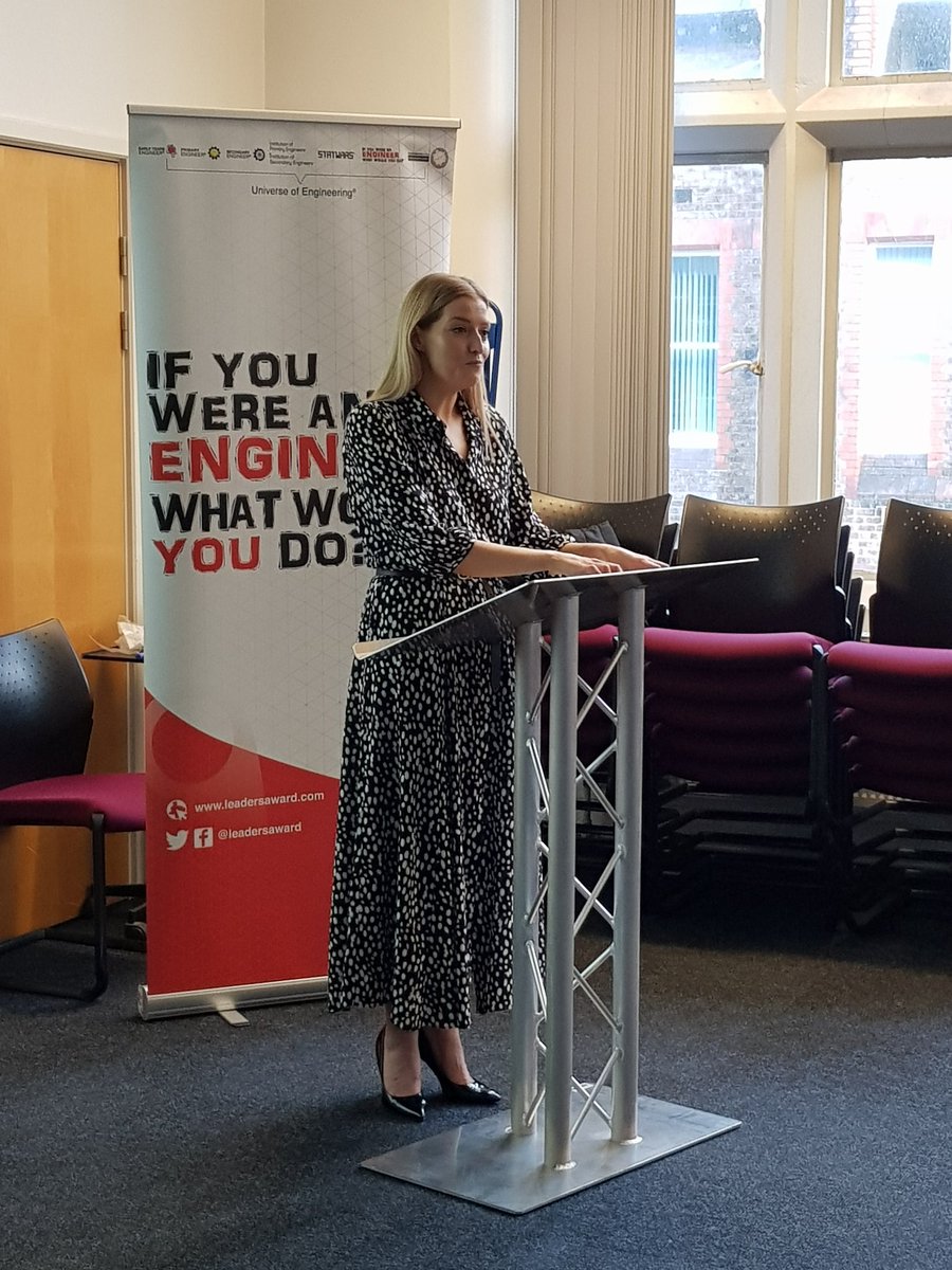 LAElizabethR's tweet photo. We are at  @livunieng @LivUniWiSE today for the Merseyside and Cheshire Leaders Award Launch meeting with some fantastic students from local schools who are designing and meeting with the local engineers for @Leadersaward #ifyouwereanengineerwhatwouldyoudo #LA2020 https://t.co/iHS14ti2rg