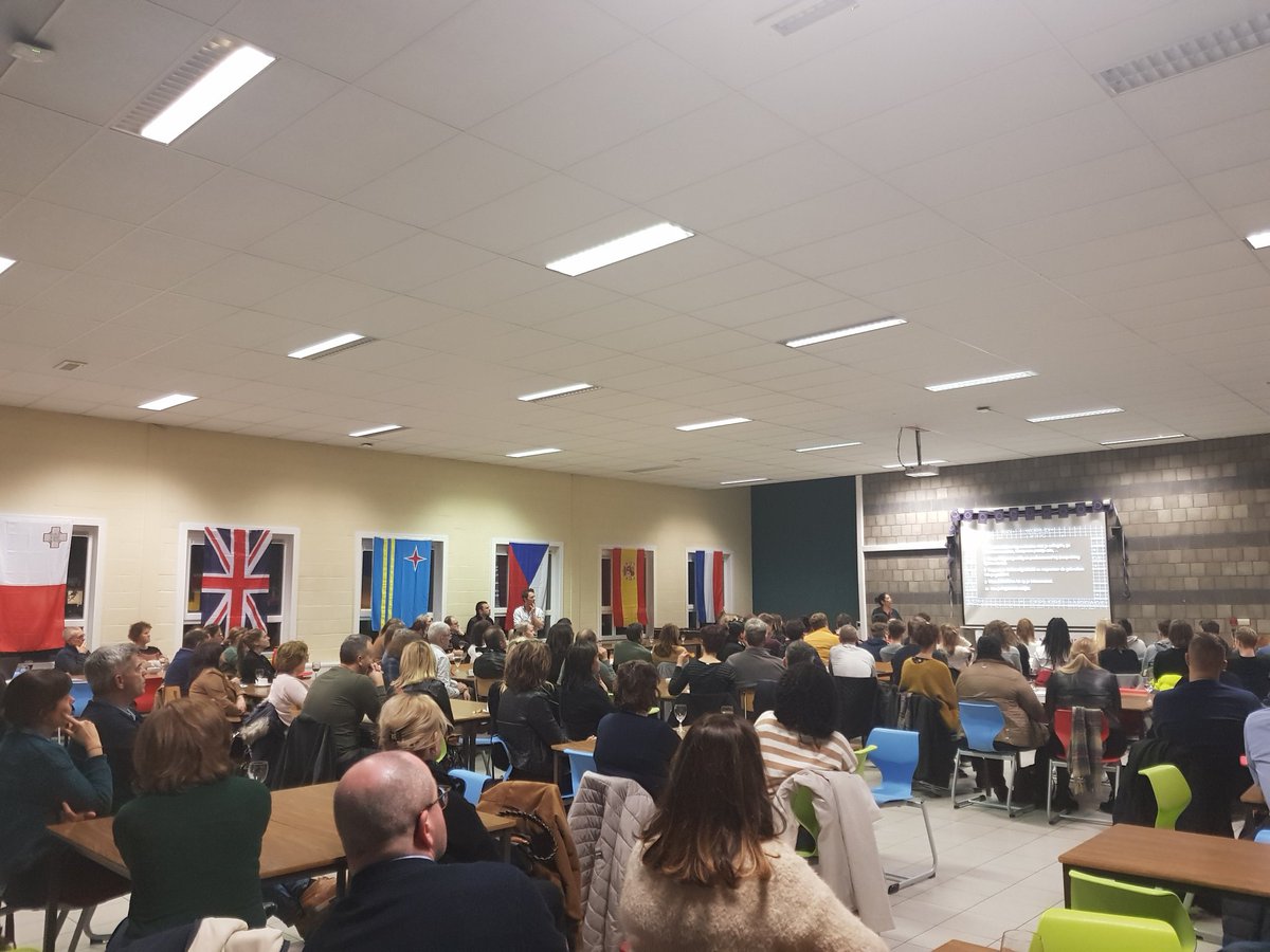 Lievevnh's tweet photo. 44 leerlingen Secundair Onderwijs (!) uit het studiegebied Handel, Begeleiding Doelgroepen en STW startensklaar voor hun Internationale Stage. 
@erasmusplus #LED #Daarvoormoetjeopsintmariazijn #kogeka https://t.co/K15Kx40s6x