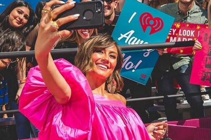 agnezmo2023's tweet photo. Kita Buat Mimpi Menjadi Kenyataan.
Buat @agnezmo menjadi pemenang dalam kategori #BestFanArmy 

#AGNATION Pasti bisa Menangin Penghargaan di #iHeartAwards 2020 kali ini. https://t.co/qZuggsY95Z