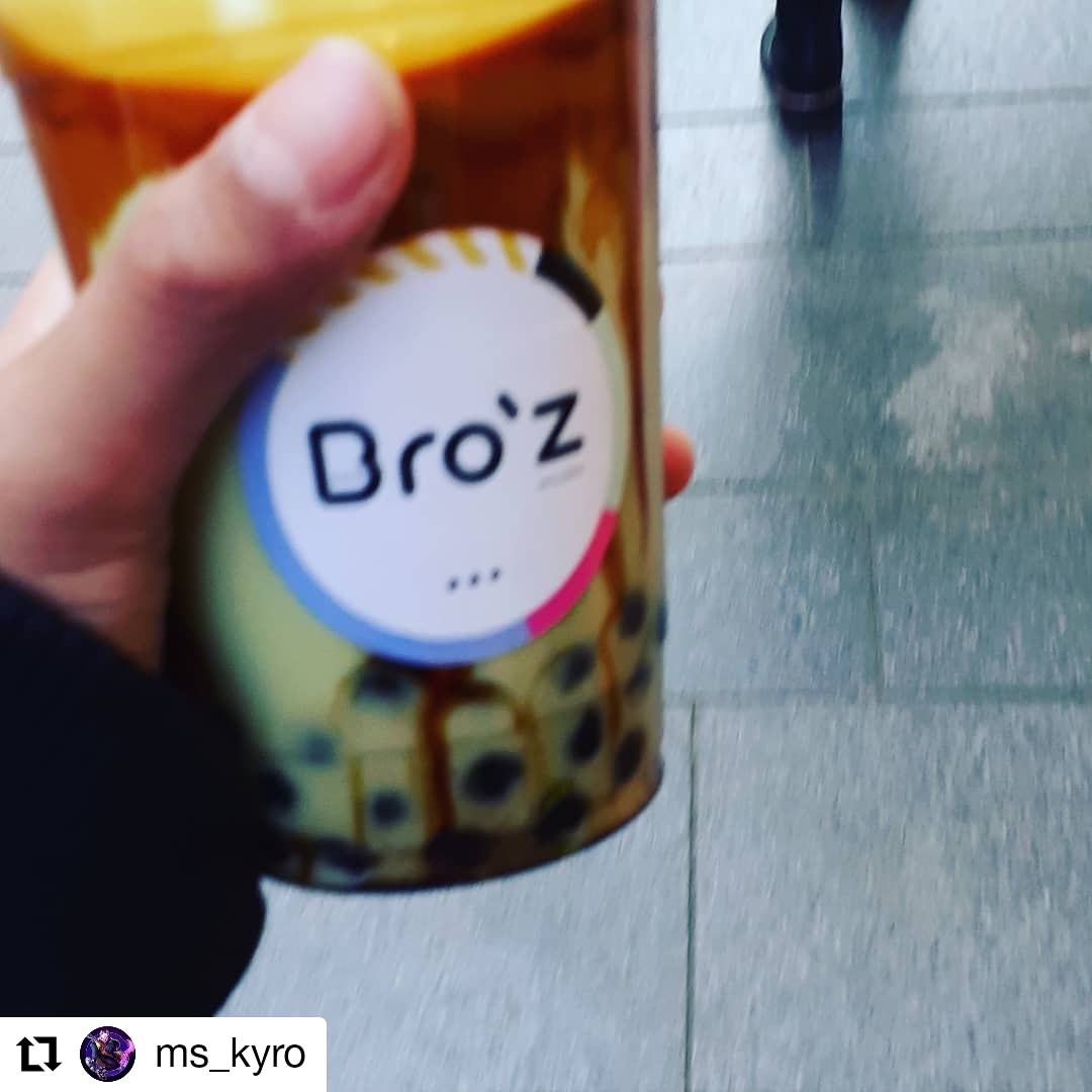 Soddisfa i tuoi desideri...
🥤😋❤️
Thanks @ms_kyro for the 📸
#brozmilano #bubbletea #milkytea #buoniperdavvero #bubbletealovers #bobalovers #boba #bobaaddict #bobatime #bubbleteamilano #milano
