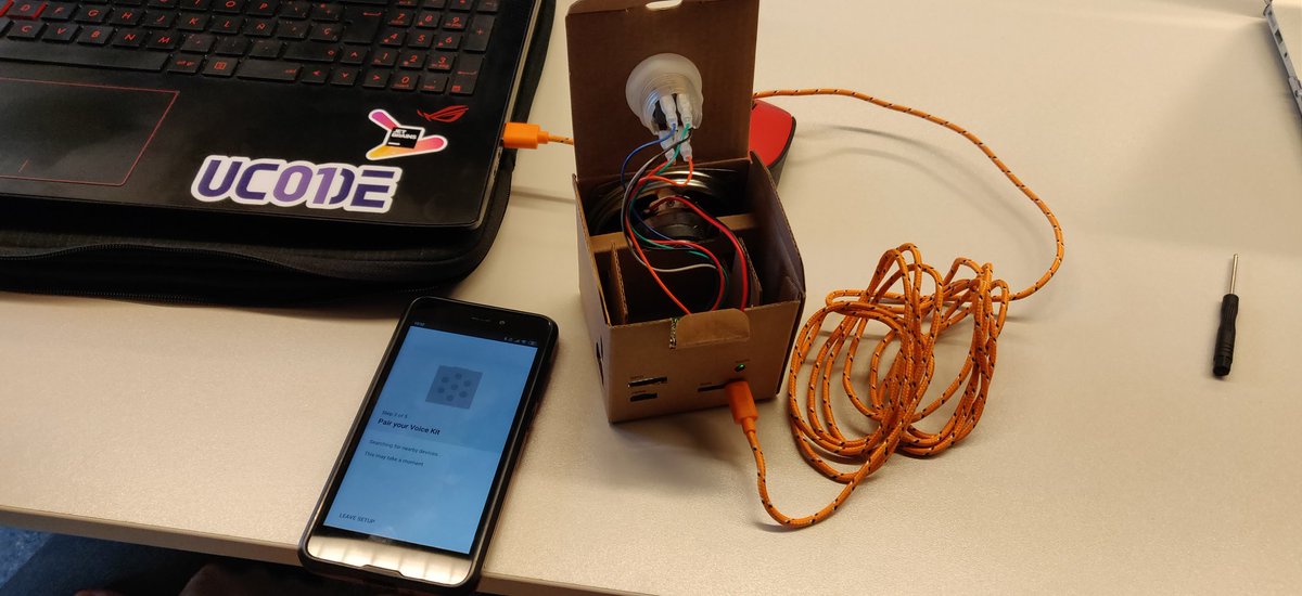andreuibanez's tweet photo. Avui fem el primer dels tallers d' #InteligenciaArtificial desde el @GDGLleida al @parcteclleida avui aprenent sobre els kits de #googleassistant #aiykit i sobre els projectes que fem al Parc Científic amb aquestes tecnologies de veu natural com el #GoogleHome @AoGDevs https://t.co/qqNWMFGckw