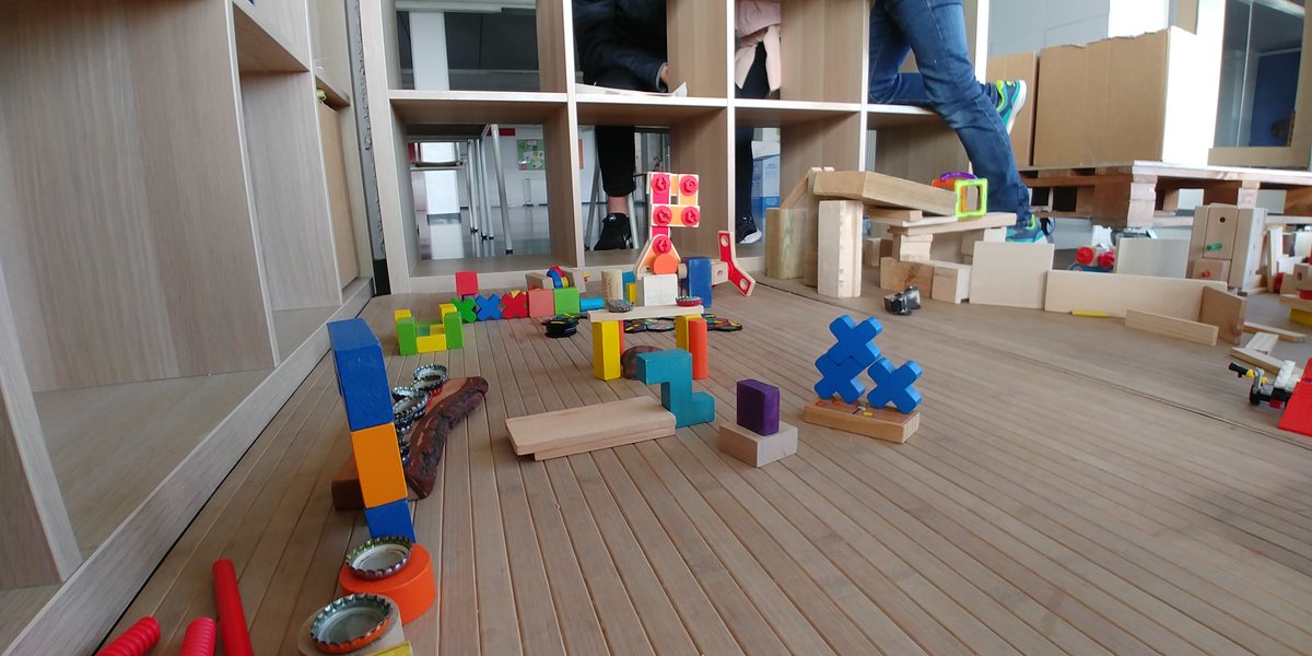 EscolaSolc's tweet image. Detalls de les nostres ciutats en 3D #ambients #1PRI #2PRI #imaginem #treballcooperatiu