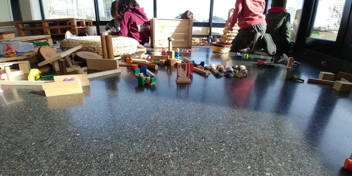 EscolaSolc's tweet image. Detalls de les nostres ciutats en 3D #ambients #1PRI #2PRI #imaginem #treballcooperatiu