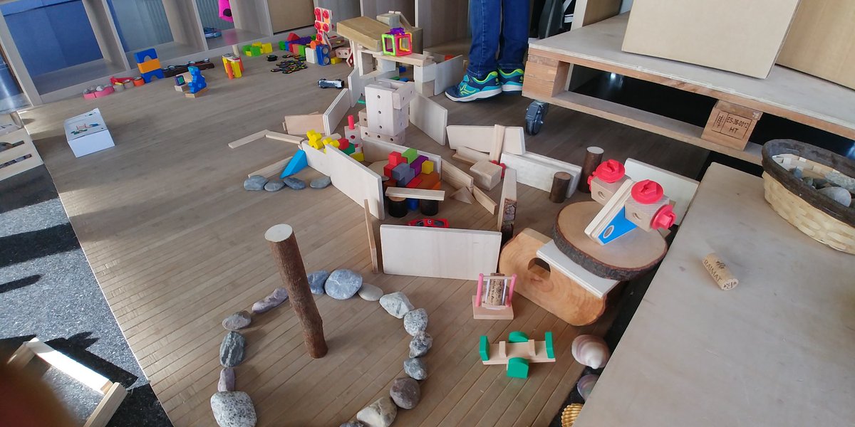 EscolaSolc's tweet image. Detalls de les nostres ciutats en 3D #ambients #1PRI #2PRI #imaginem #treballcooperatiu