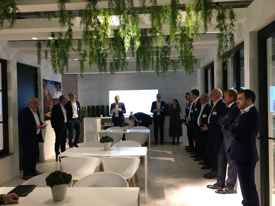 Ons team stond deze morgen te popelen om u de volgende drie dagen te verwelkomen op Polyclose! Ontdek er ons baanbrekend concept iCOR en onze nieuwe Deceuninck Elegant en Decalu profielen op stand 1400 in Flanders Expo Gent.
#Polyclose #thefutureishere #iCOR #pvc #alu #deceuninck