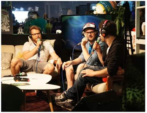 paradrawmal's tweet photo. Happy Birthday @TheRocketBeans! Vor 5 Jahren hab ich euch das erste mal live auf der Gamescom erwischen können (und auch @budnoob, den ich aus Versehen vom Klogang abgehalten habe...😅 Immernoch sorry dafür!) #rocketbeans #rbtv #bohnenliebe https://t.co/3haJvWe2au