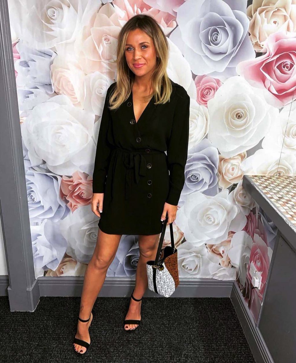 Another lovely pic from the weekend🙌🏻

.
.
.
.
#reids #billericay #essex #flowerwall #reidsbillericay #saturdaysessions #nightlife