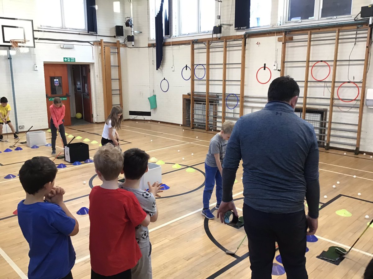 blackhallPS's tweet photo. P3a had a brilliant morning leanring the skills in golf https://t.co/GTby6RpTyM