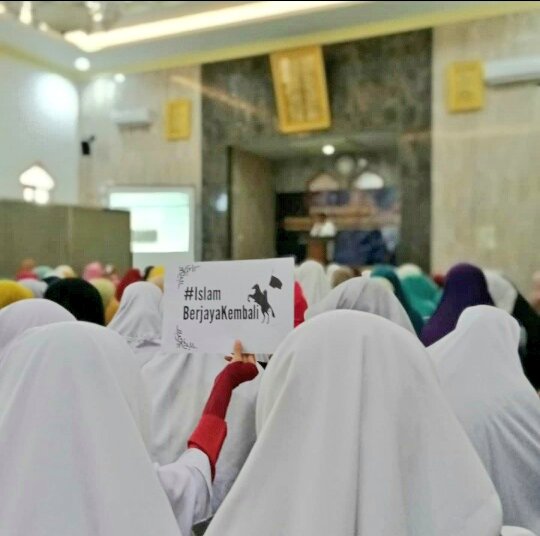 L_fajariyah's tweet photo. Islam akan segera berjaya kembali. Karena itu sudah janji Allah SWT.

#IslamBerjayaKembali
#ConquestofConstatinople
#GlobalCampaign1453
#Remember1453 
#MuslimPernahJaya https://t.co/gpAcrRaIEH