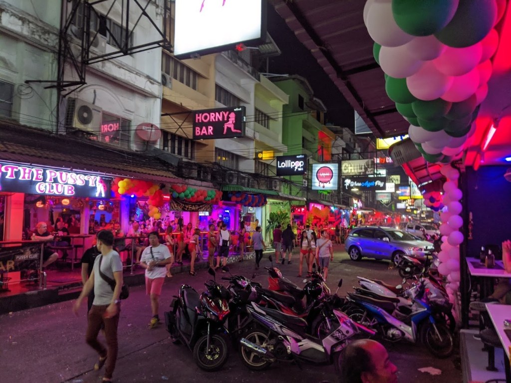 realSoi6's tweet photo. New Year – Good times in High Season but Crazy Prices https://t.co/y6fbBzHd0J https://t.co/kr1PgVQBCg