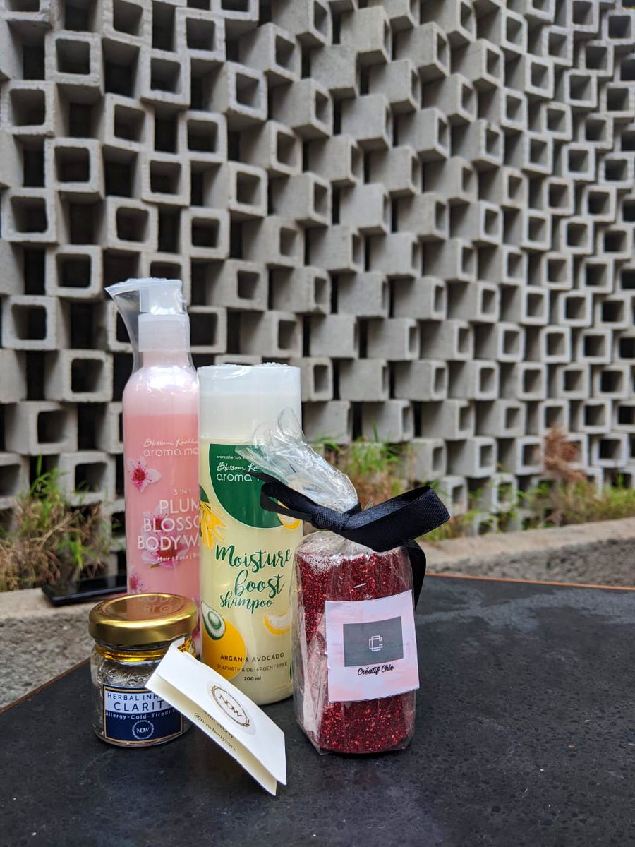 maliniagarwal's tweet photo. Thanks to all the brands that helped make the #MissMaliniTrending launch a huge success! ๐๐ป @AromaMagicIndia @HangoverShield @nowbodycare #CreatifChic, @daily_objects, @Yogabars, @TheBeautyCoInd, #TheSecretIngredient, @AlpinoHFoods, @healcravingsco, #AceBlend https://t.co/KkJiRx5PCU