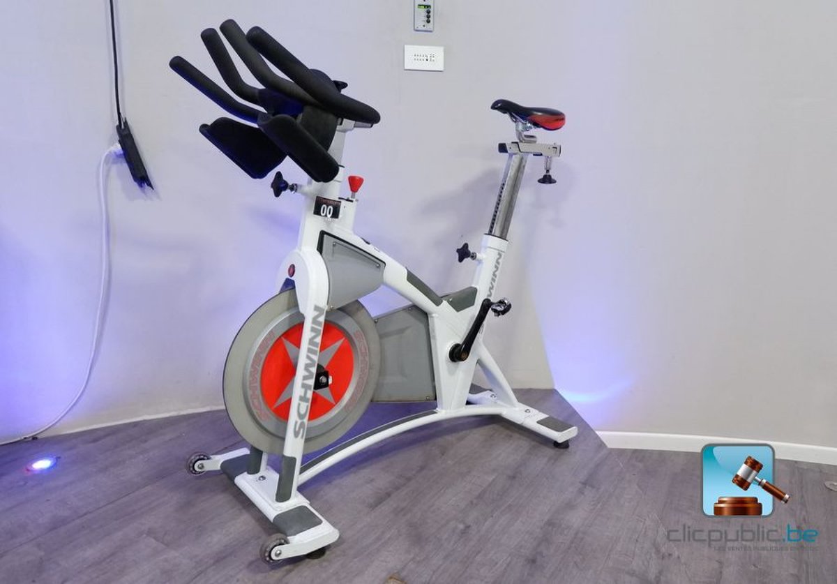 clicpublic's tweet photo. Voilà une vente qui a du PEPS !  💪💪
Des appareils de #fitness, du matériel et mobilier pour les soins #esthétiques disponible dès MAINTENANT ! 💨😀  Découvrez la vente ici 👉  https://t.co/r9hvViWYjJ https://t.co/dchEZ9zlAd