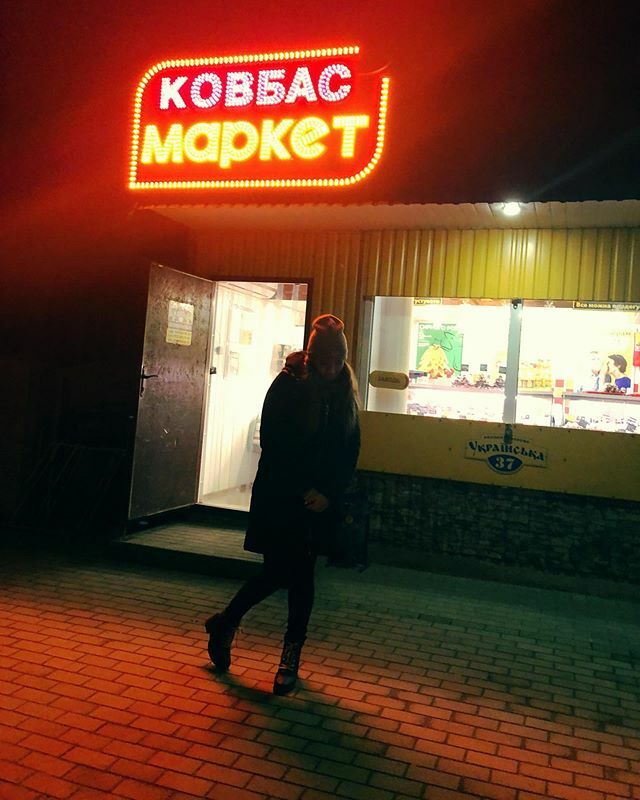 lee_gonzalez's tweet photo. She asked me if she could...I told her just this once. #meatmarket #sausages #sausagemarket #food #sausageporn #yummy #kielbasasausage https://t.co/mQEm1Jvoyg https://t.co/JLn5zAJ2i3