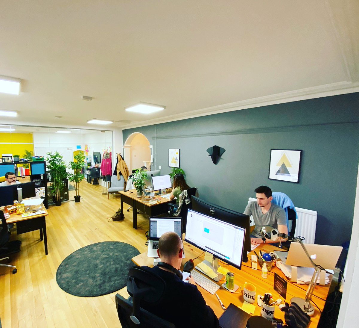 Our studio is growing🔥It’s really important to help small business owners to get into a creative space.⁣ We offer free WiFi, drinks🥤🍺 unlimited crisps &amp; chocolate 🍫 great chat &amp; a permanent space to make their own!⁣ It’s been great as we’ve met some fab people 😀