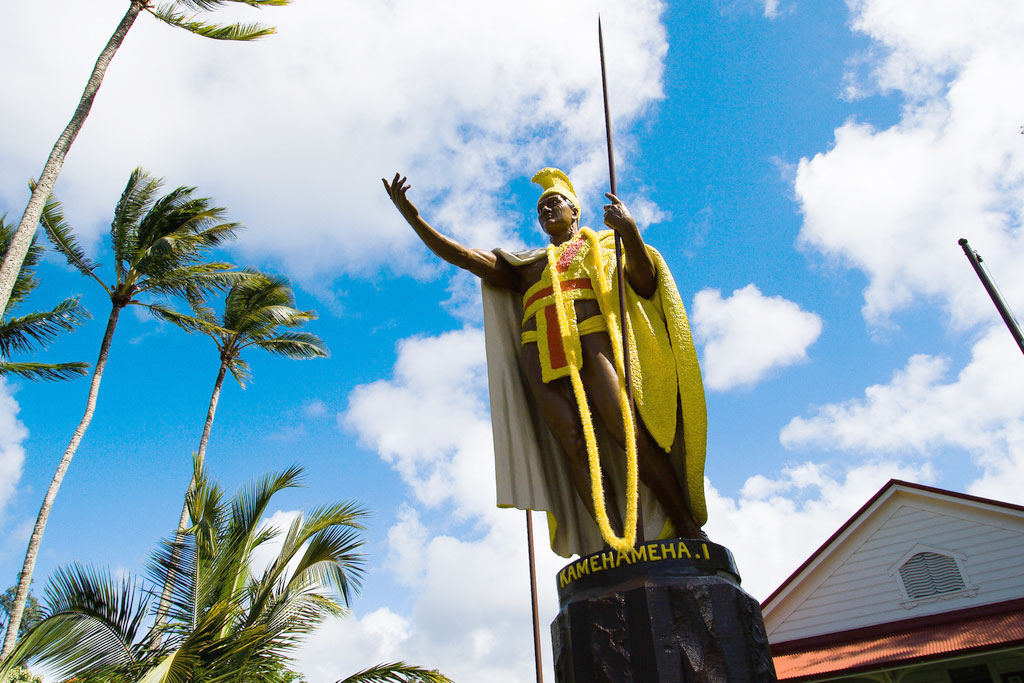 10. Nama jurus "Kamehameha" di Dragon Ball terinspirasi dari Dinasti Kamehameha yang memimpin Kerajaan Hawaii.(Kanaka Menehune/Flickr;  @fuzitaro_goku)