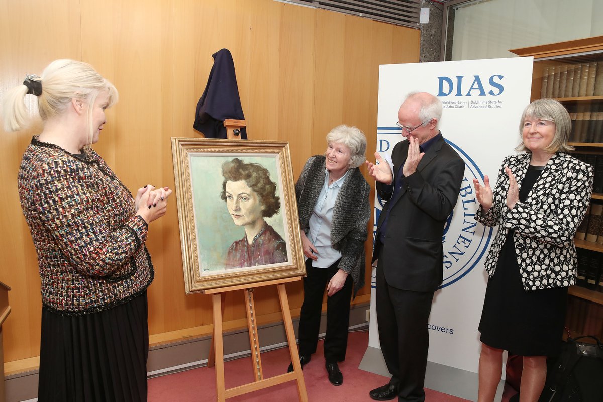 DIAS_Dublin's tweet image. #OTD in 2019 @mitchelloconnor unveiled a portrait of Dr Sheila Tinney here at DIAS. Dr Tinney was appointed the first ever female fellow at DIAS and later became a Research Associate at the Institute’s School of Theoretical Physics.
Today also marks her birthday 🎂
#DIASdiscovers