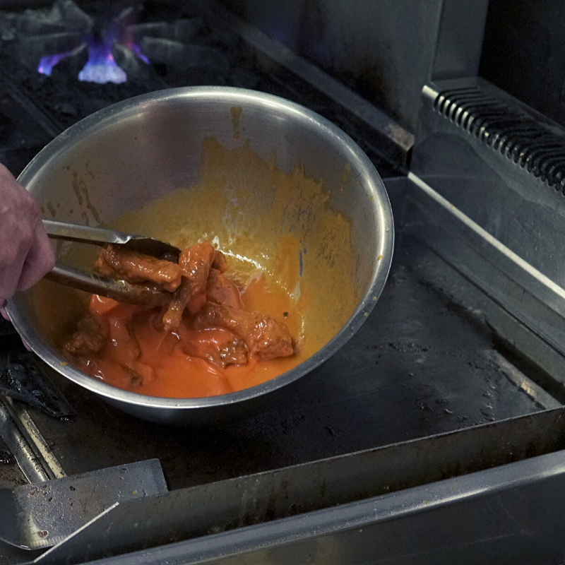 OConnells_BarD1's tweet photo. #Kitchencam The tossing of the wings in the hot sauce is key....let's go Wing Wednesday.  Served daily at lunch and dinner 🍗 #DublinPub https://t.co/bZVCAYDsG5