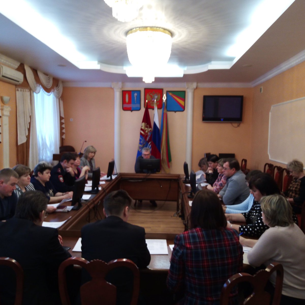 В администрации Заволжского муниципального района проходит заседание комиссии по проведению Всероссийской переписи населения 2020 года в Заволжском районе