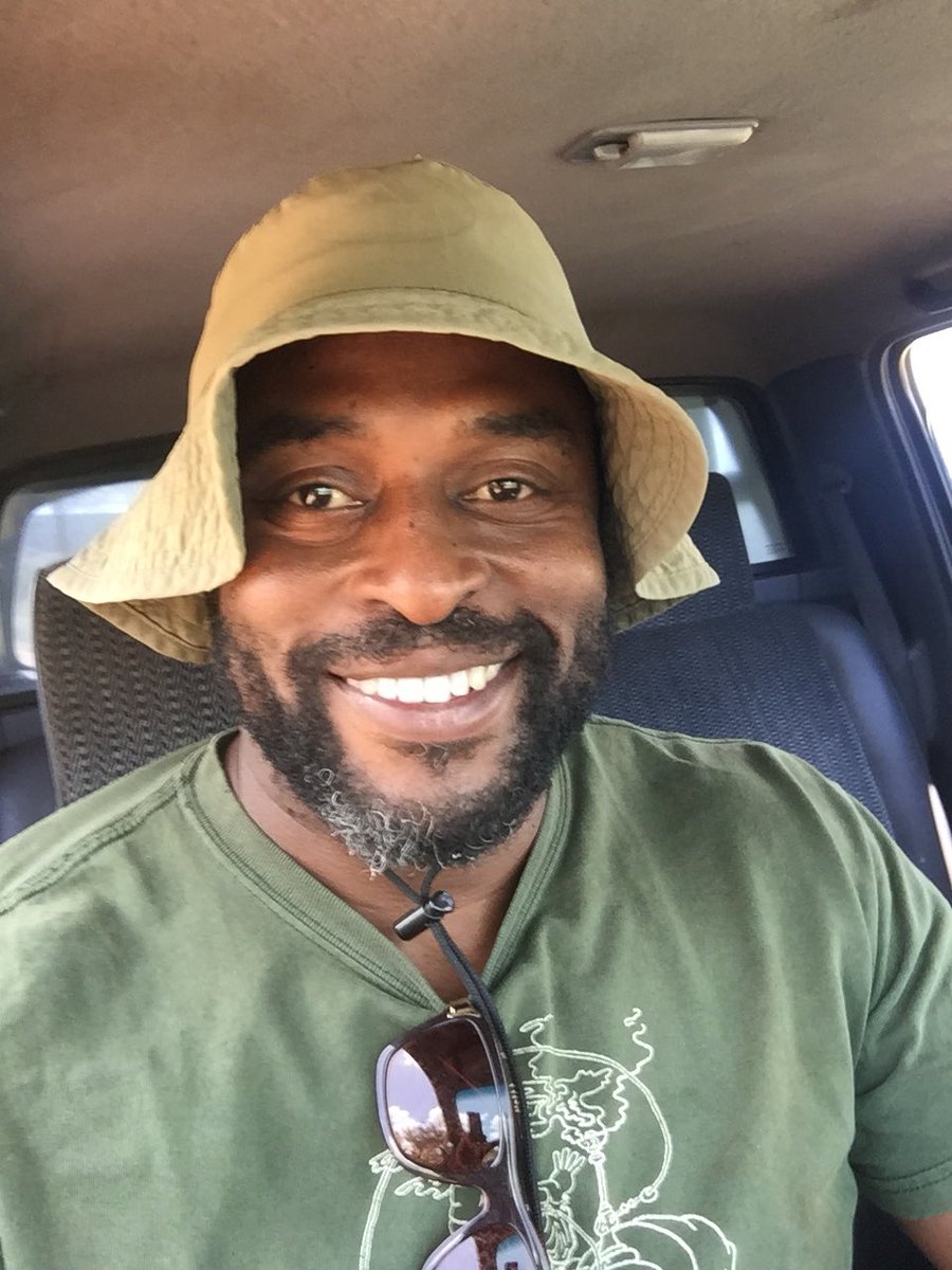 Mutodi's tweet photo. Vendaboy farmer by day. Extra irrigation sorted. Pre-harvest ready for testing.π€ Or is it βtastingβ? π€€π€£π Loving the backyard food.
Much love and light
#mutodi #neshehe #living #sonofthesoil #backyardstories #backyardfood #homegrown https://t.co/CBTStmhO1a