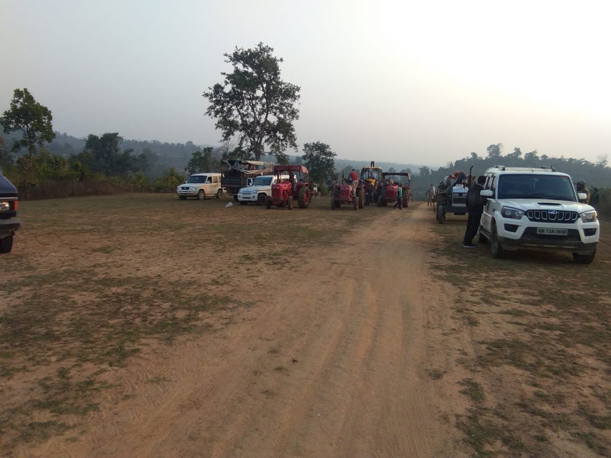 DFO_ChatraNorth's tweet photo. Today 30 acres of opium cultivation destroyed in baniadeeh pf of Hunterganj range under Chatra north division @ifskalikinker with collaboration with @chatrapolice
@ForestJharkhand  @moefcc @JharkhandCMO https://t.co/G4VofOoppB