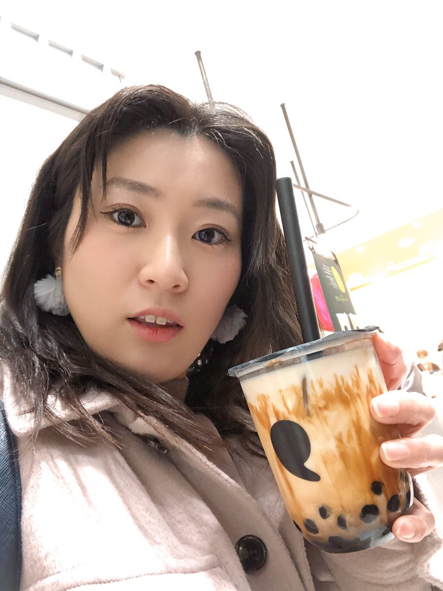 keiko1025szk's tweet photo. #タピ活
静岡パルコの
#commaTOGO
#黒糖タピオカラテ
黒糖が甘すぎず美味しかったー🖤
メッセージも可愛い😍🖤
私の中では
タピオカブームまだまだ続きそう…🖤 https://t.co/qXCNbUg9UC