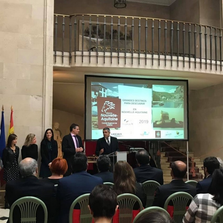 NA_Tourisme's tweet photo. J-5 avant la rencontre du #crtNA et ses partenaires avec la presse et les TO en marge du @fitur_madrid @dordogneperigor @sarlattourisme @LascauxOfficiel @Grand_Poitiers @defiplanet @IledeRe_ @tourisme87 
@NA_Tourisme @MichelDurrieu @reginemarchand
 
https://t.co/mmbQf4hyCU https://t.co/ywnCna5swh